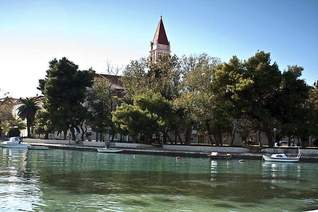 Rooms Livia Trogir Exteriér fotografie